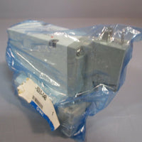 SMC Solenoid Valve 3Port, VP7445DU104B
