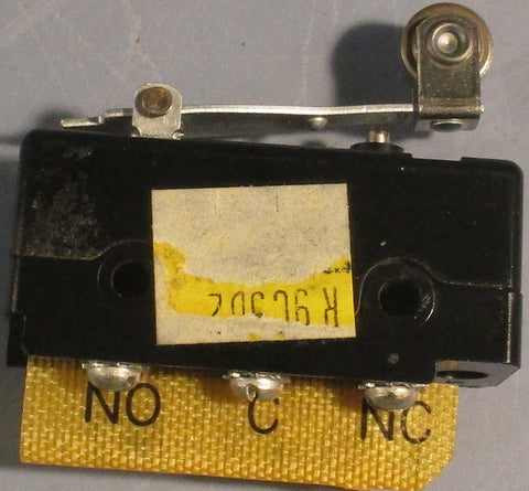 Honeywell DT-2RV212-A7 Snap Action Roller Lever Micro Switch