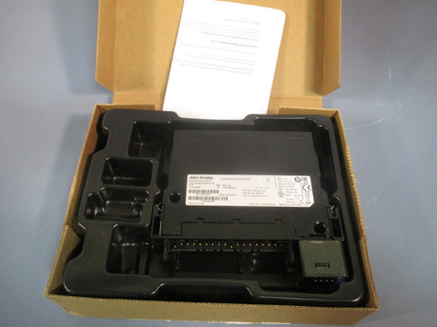 Allen Bradley ControlLogix 32 Pt D/I Module 1224VDC Series B FW 3.006 1756IB32