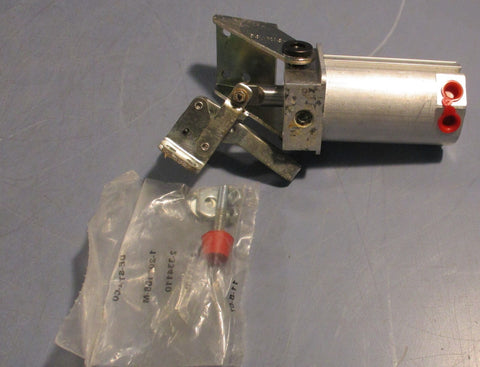DestaCo Pneumatic Power Clamp 802-U Hold Down Swing 200lbs Max Capacity