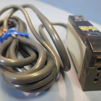 Omron E3XVG21 2m Photoelectric Switch Volts: 10 to 30 VDC NIB