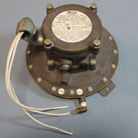 Dwyer Instruments 1950-04-2S Differential Pressure Switch Explosion-proof Used