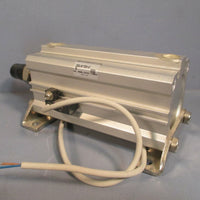 SMC Pneumatic Cylinder 145 PSI CDQ2L4075DMA73S