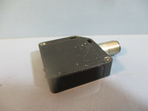 Banner QM42VP6AF150Q Photoelectric Sensor 1030V dc 100mA max.