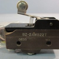 LOT OF (2) HONEYWELL MICROSWITCH 15A 480V ROLLER LEVER LIMIT SWITCH BZ2AW822T