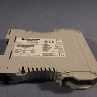 Allen Bradley Stratix 2000 Unmanaged Ethernet Switch 5 Ports Ser. A 1783US05T