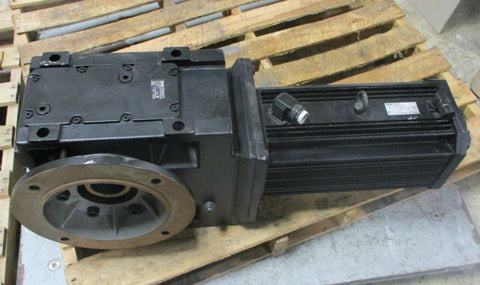 Lenze MDSKABS11222 3 Ph, 6.4 kW & GKS093A SAK112C22 Gear Motor 48.625:1 Ratio