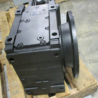 Lenze MDSKABS11222 3 Ph, 6.4 kW & GKS093A SAK112C22 Gear Motor 48.625:1 Ratio