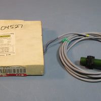 Cutler-Hammer Ser B1 E58CAL18T111R2 10-30 VDC Photoelectric Tubular Sensor NOS