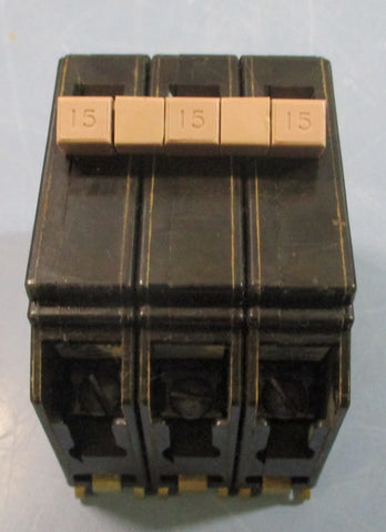 Cutler Hammer CH315 Circuit Breaker, PlugOn 240VAC 15A