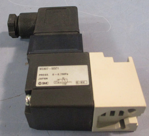 SMC VO307-5DZ1 Solenoid Valve 0-0.7MPa 24VDC w/ Hardware