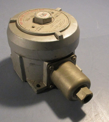United Electric Type J110D 7553 Pressure Switch 0-20 PSI Range