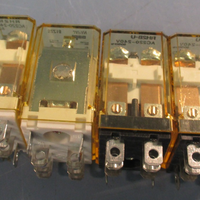 LOT OF (4) IDEC RH2B-U DC12V RELAY 50/60Hz 8-PIN 10AMP, Plug-IN