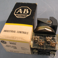 ALLEN BRADLEY 800H-WK42B SER.C HEAVY DUTY PUSHBUTTON (GRAY BUTTON)