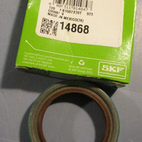 SKF CR Seals 14868 Double Lip Oil Seal 1.500" x 2.064" x .375" (Lot of 9)