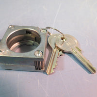 New SIEMENS 3SB35005AD01 22mm Metal Key Actuator Dual Position