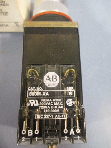 Allen Bradley Small Round Illuminated Selector Switch Ser. D 800MR16HA2BRA