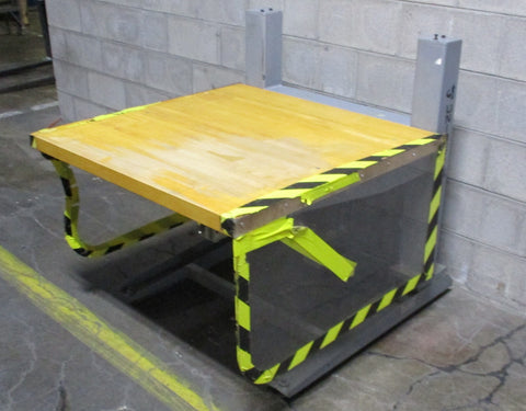 Unidex 500 Lb Lift Table Bench 36 x 35-1/2" Top, 27-45" Adjustable Height