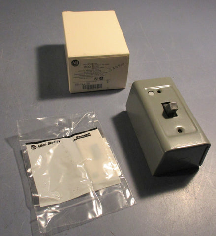 Allen Bradley Bulletin 600-TAX109 Manual Motor Starter Switch 3/4 HP 230VDC Max