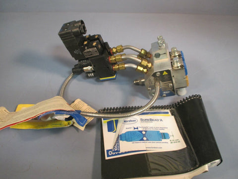 NORDSON PNEUMATIC DISPENSING GLUE GUN BCMSURA01202AIAT DV08L18932