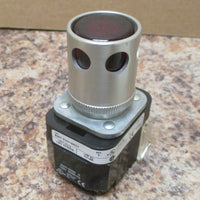 Allen Bradley Bulletin 800TPAH16RD1 Red Illuminated Push Button Series T 120 V