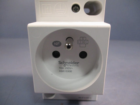 Schneider Electric Socket 16A, 250V A9A15306