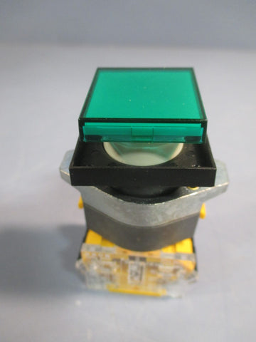 EAO Switching Element/Contact Block w/Green PushButton 704.901.3