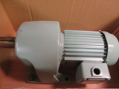 Tsubaki Gear Motor Ratio 1:100 0.4 kW - 4P, 3 Ph 200/220V GMTA040-38L100H