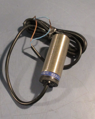 TELEMECANIQUE INDUCTIVE SENSOR XSAV32151