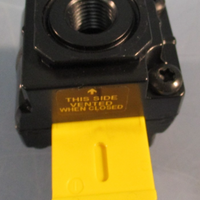 LINCOLN INDUSTRIAL 247770 1/4" NPT MANUAL LOCKOUT VALVE 250PSIG 17 BAR