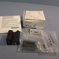 Omron E3SAT86 Photoelectric Proximity Switch 10 to 30vdc 4Pin