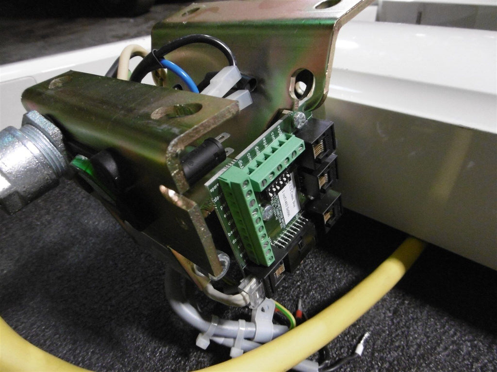 Instrumentarium Focus Dental X Ray Wall Mounted 2002 + Wired Controlle
