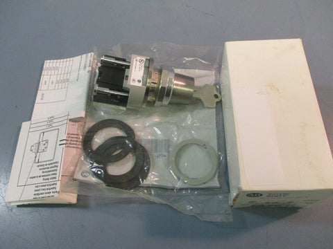 ALLEN BRADLEY 800T-J631A 30mm Selector Switch 800T PB SER T