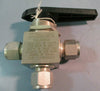 Whitey SS-45XS8 40 Series 3-Way Ball Valve 1/2 in Turn Handle Operated