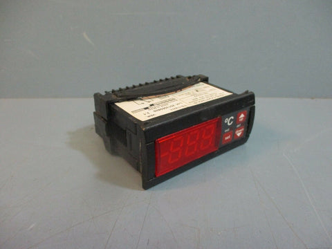 Dwyer TS-13011 Ver. 2.1 Digital Temperature Switch
