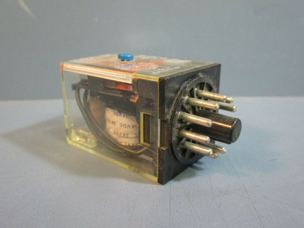 Omron MK3P5-S Relay 250VAC~/28VDC 250VAC~7A LOT of 7 | eTech Surplus