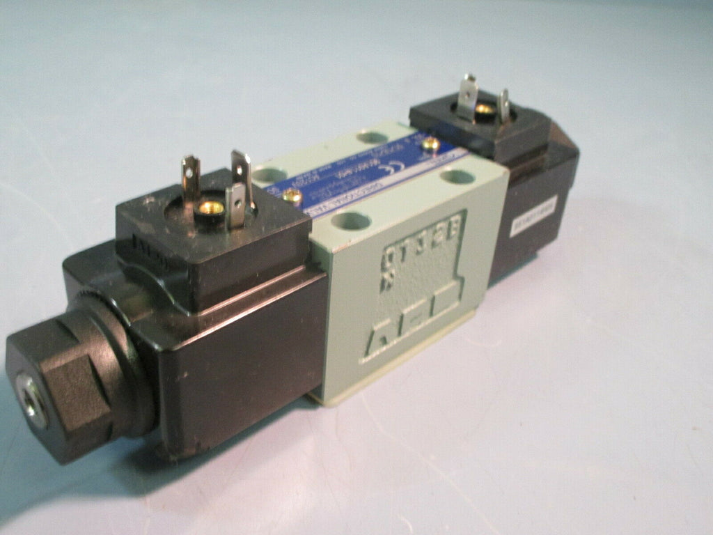 Yuken Directional Valve 951A0113H01 eTech Surplus