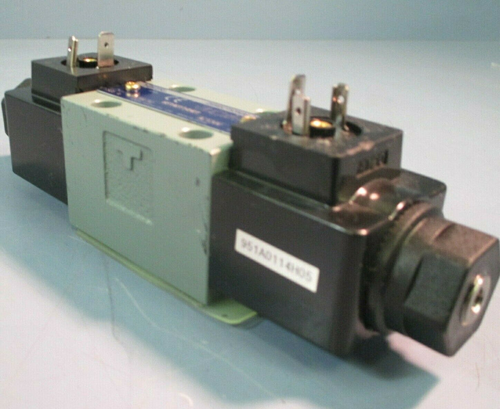 Yuken Directional Valve 951A0113H01 eTech Surplus